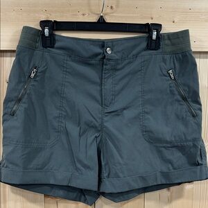 Te Verde Women's Green Hiking Shorts